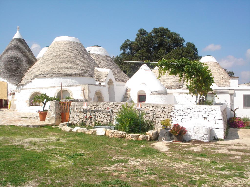 Masseria Ferri Остуни Екстериор снимка