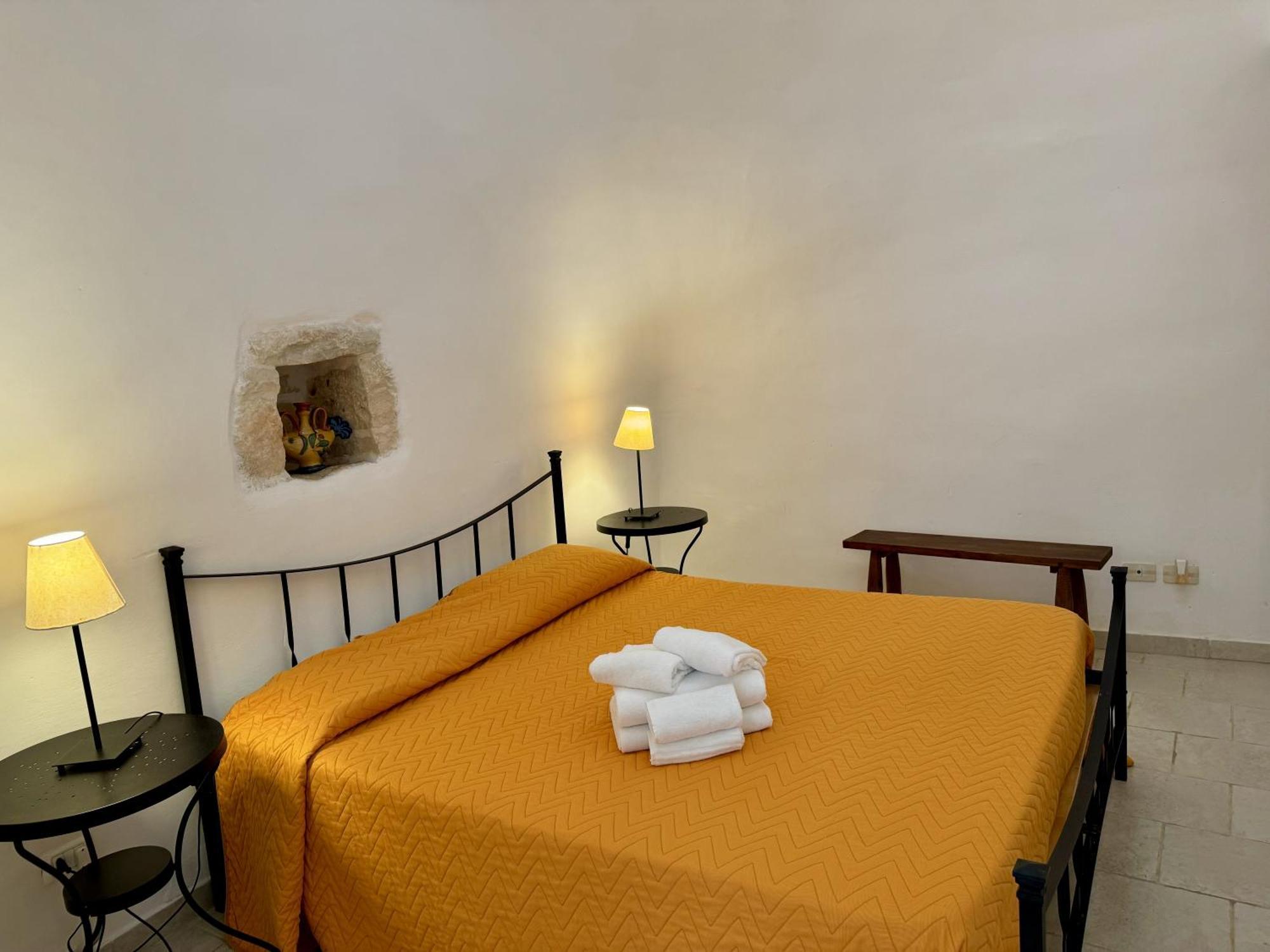 Masseria Ferri Остуни Екстериор снимка
