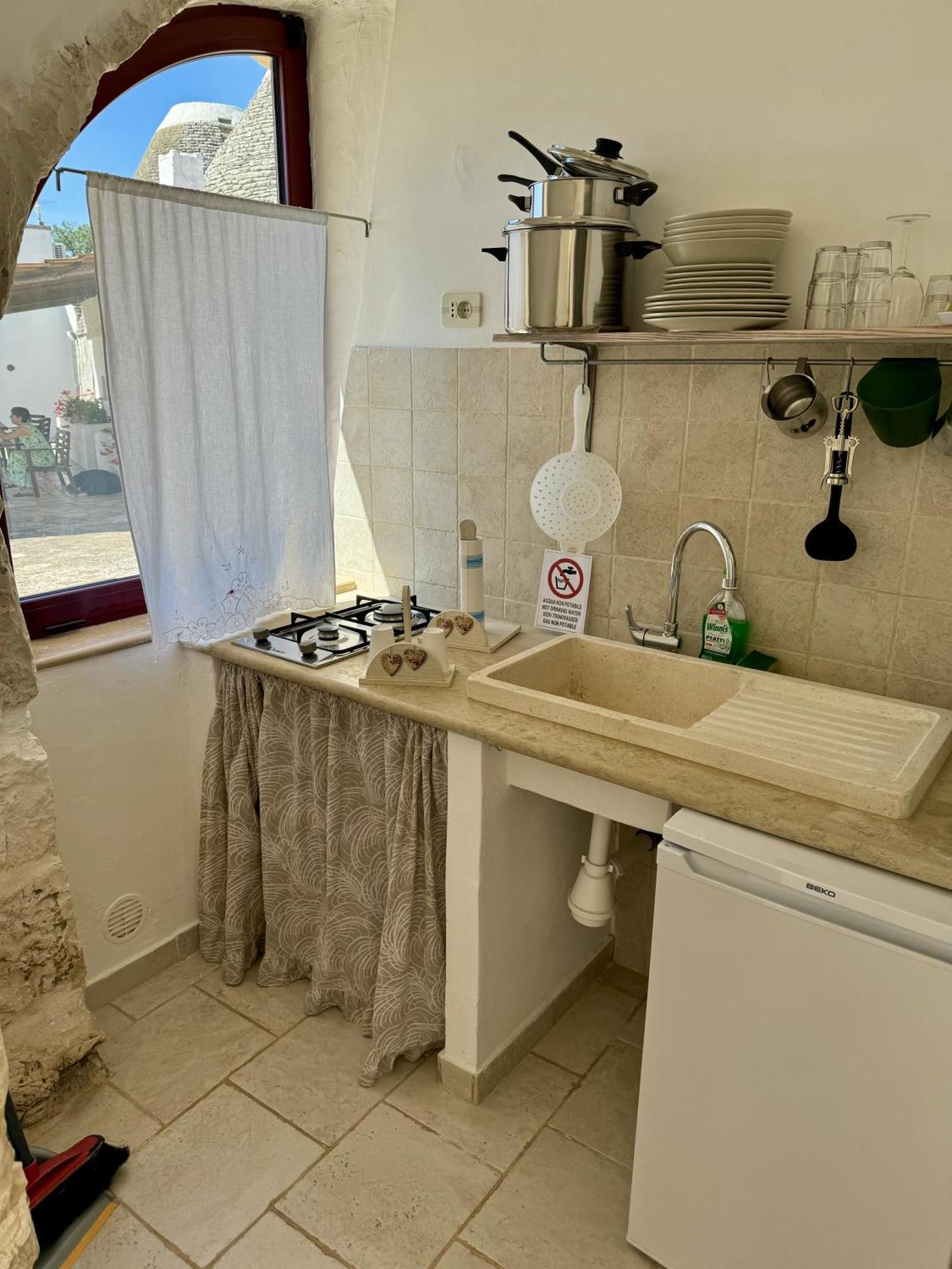 Masseria Ferri Остуни Екстериор снимка