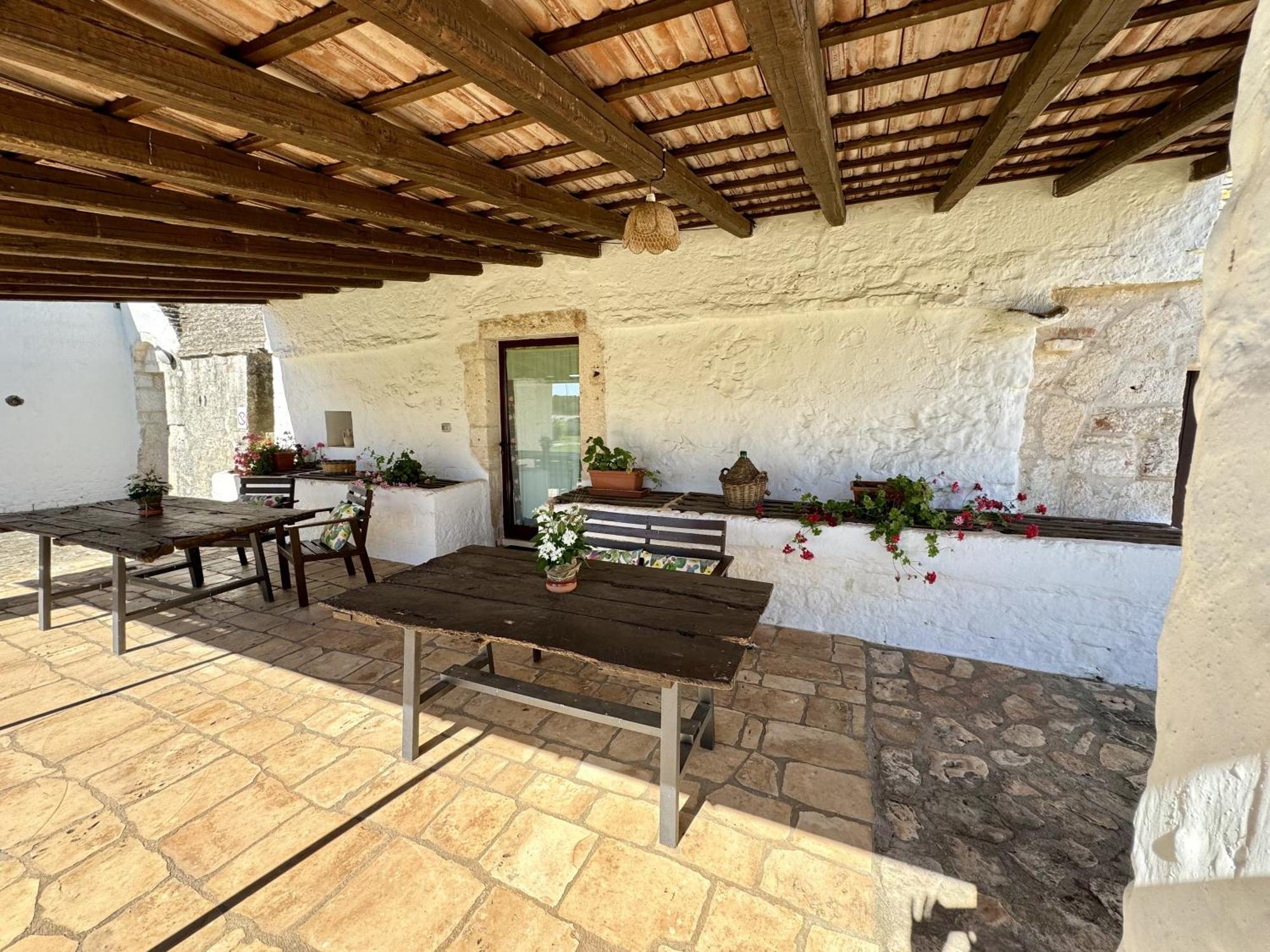 Masseria Ferri Остуни Екстериор снимка