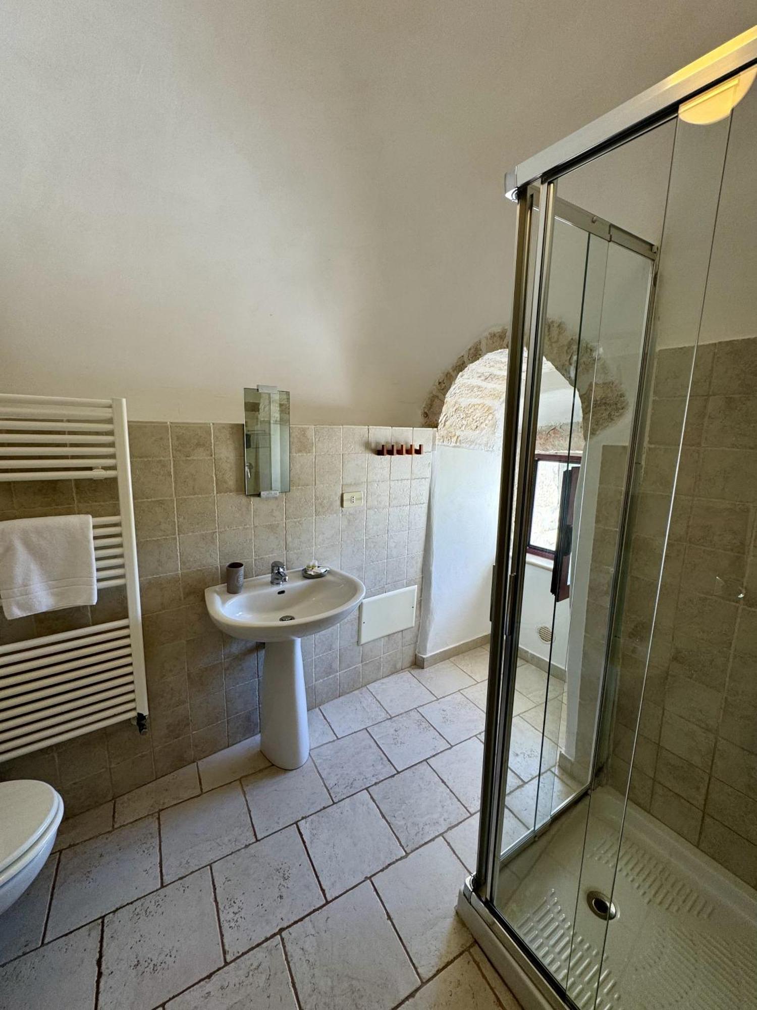 Masseria Ferri Остуни Екстериор снимка