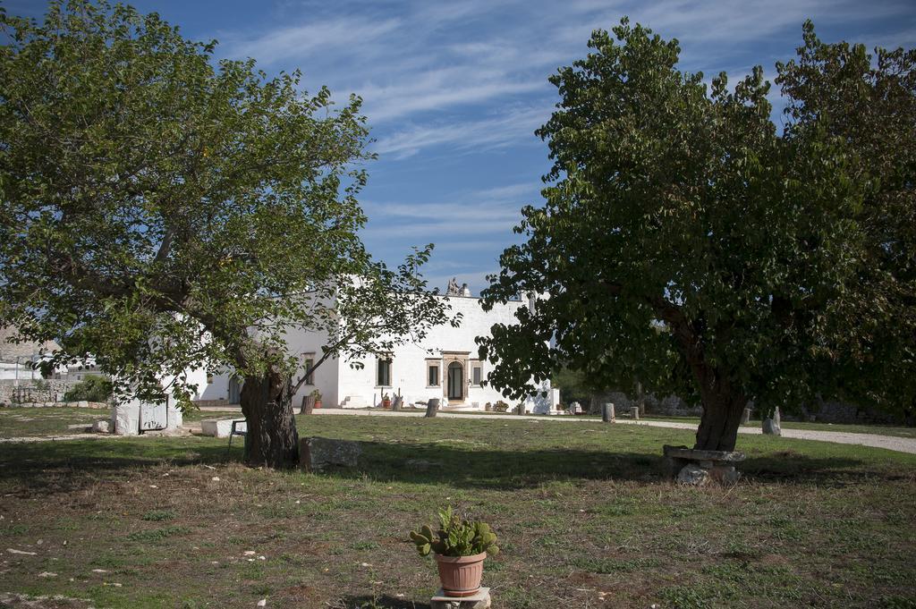 Masseria Ferri Остуни Екстериор снимка