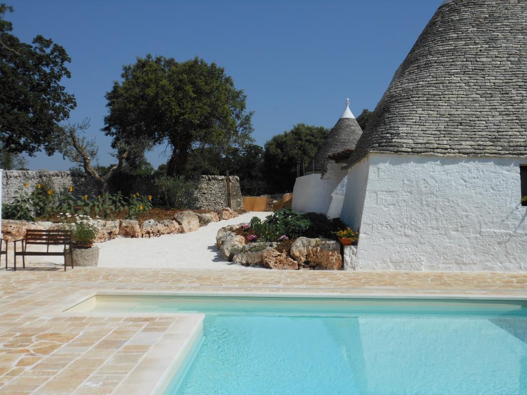 Masseria Ferri Остуни Екстериор снимка
