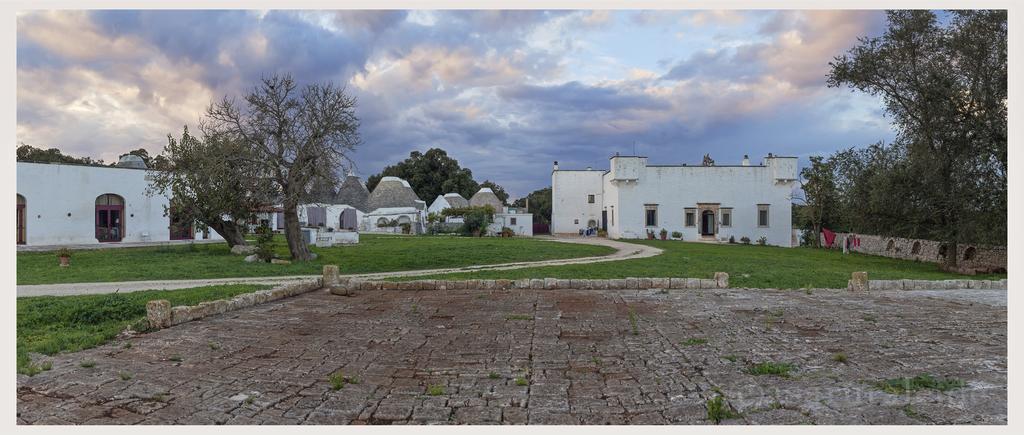 Masseria Ferri Остуни Екстериор снимка