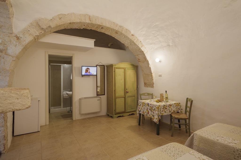 Masseria Ferri Остуни Екстериор снимка