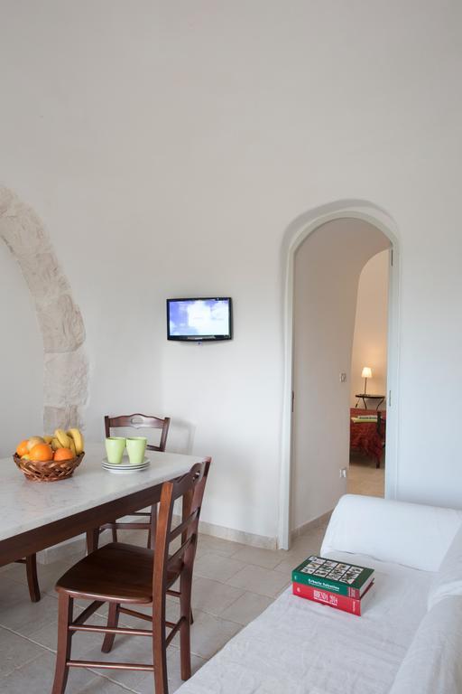 Masseria Ferri Остуни Екстериор снимка