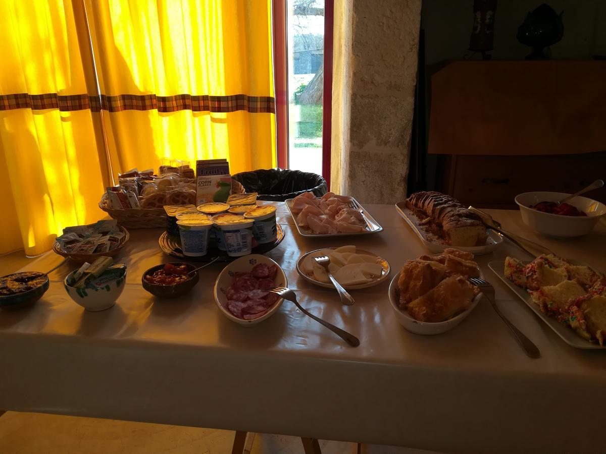 Masseria Ferri Остуни Екстериор снимка