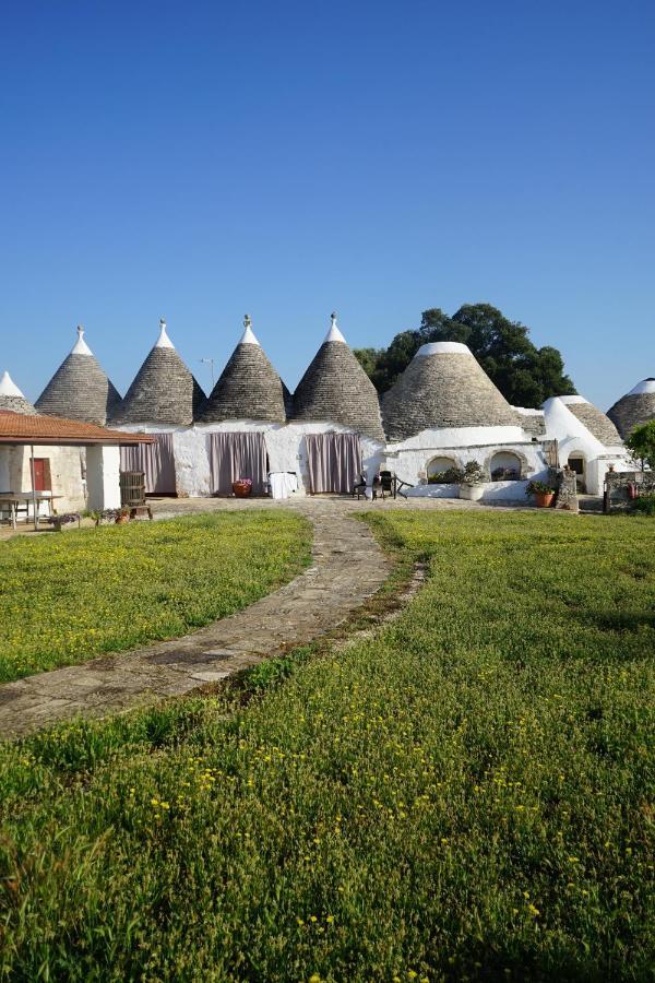 Masseria Ferri Остуни Екстериор снимка